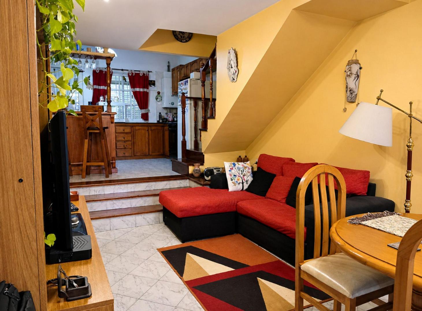 Foto de VENTA PH/TRIPLEX 5 AMB., COCH. Y PATIO - MATADEROS, imagen 1