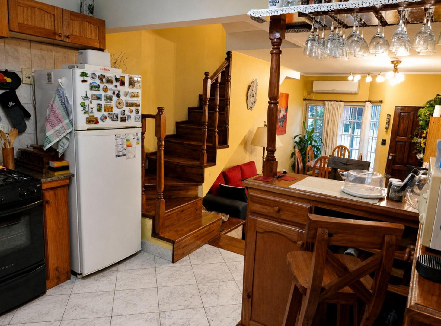 Foto de VENTA PH/TRIPLEX 5 AMB., COCH. Y PATIO - MATADEROS, imagen 5