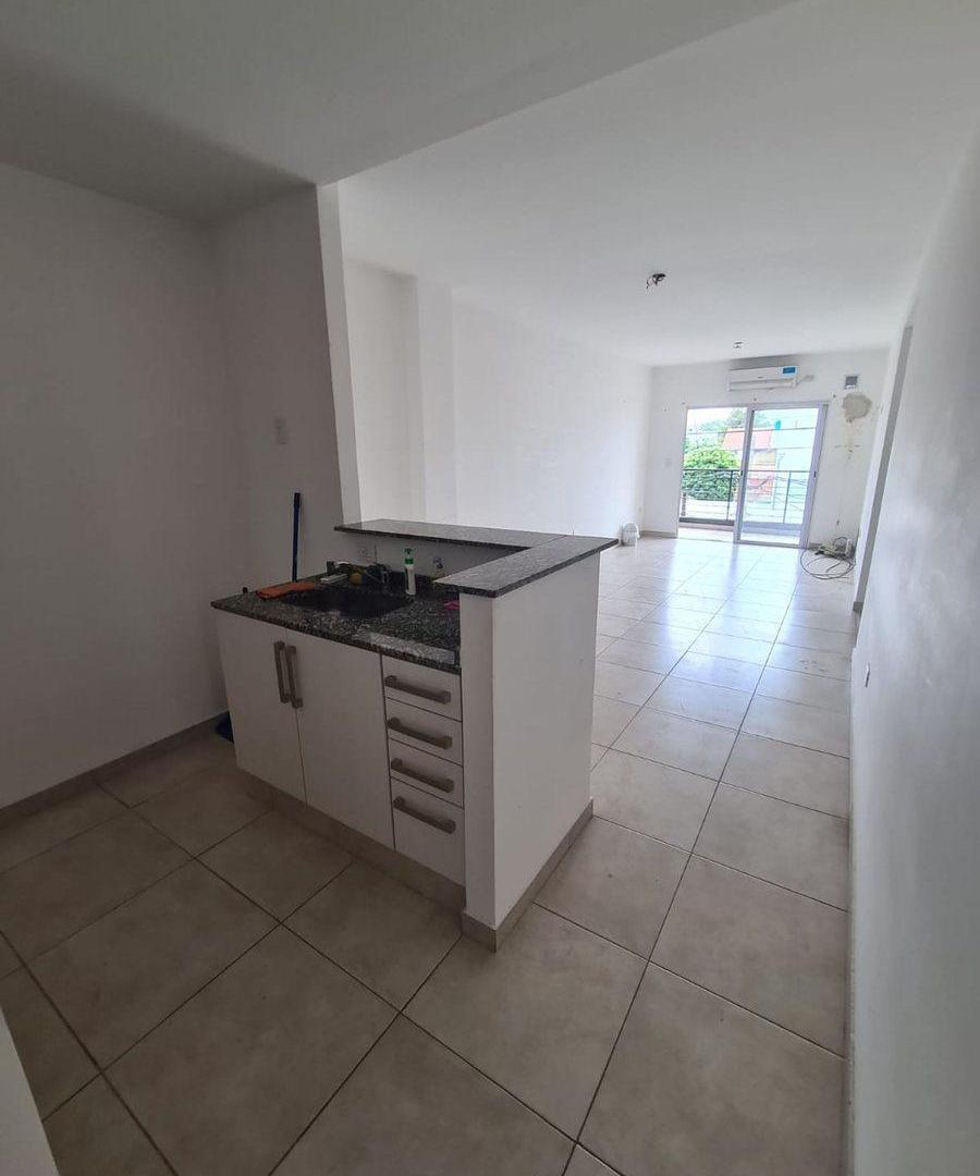 Foto de VENTA DEPARTAMENTO 3 AMBIENTES COCHERA HAEDO, imagen 2