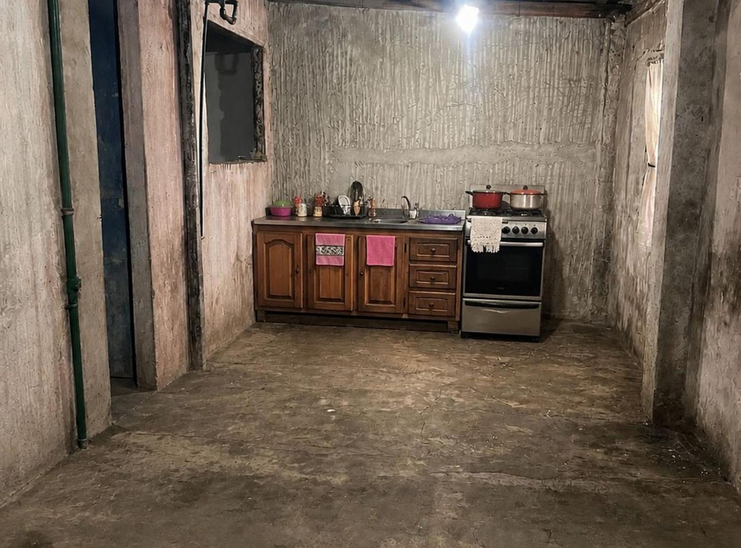 Foto de Venta Casa 3 ambientes Lanus Oeste a reciclar, imagen 3