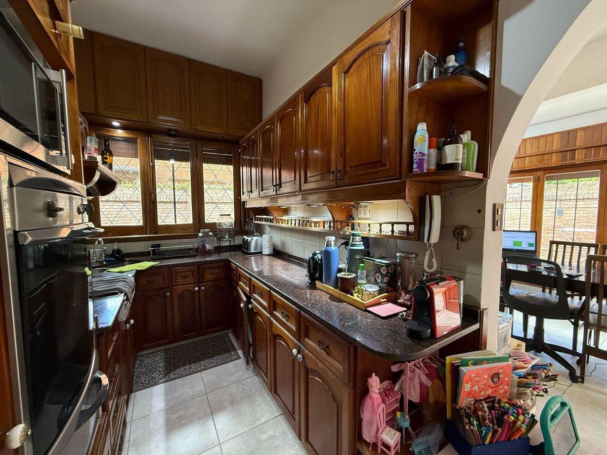 Foto de VENTA CASA 5 AMB COCH- JARDIN APTO CRED CASTELAR, imagen 2