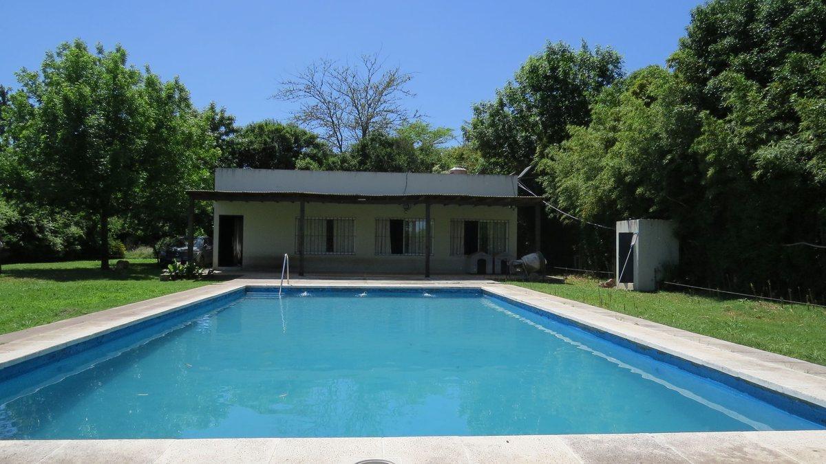 Foto de QUINTA EN VENTA CON QUINCHO Y PISCINA EN LA REJA, imagen 2
