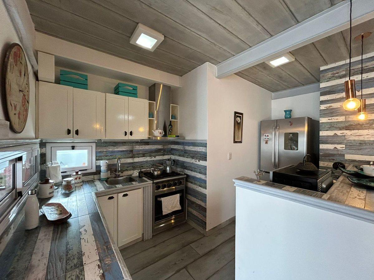Foto de VENTA CASA 4 AMB. APTA CREDITO CASTELAR NORTE, imagen 1