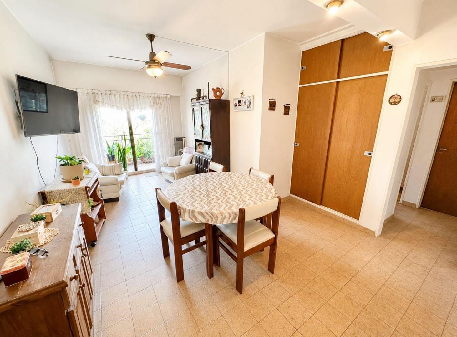 Foto de VENTA DEPTO 3 AMB CASTELAR CENTRO. APTO CREDITO, imagen 2