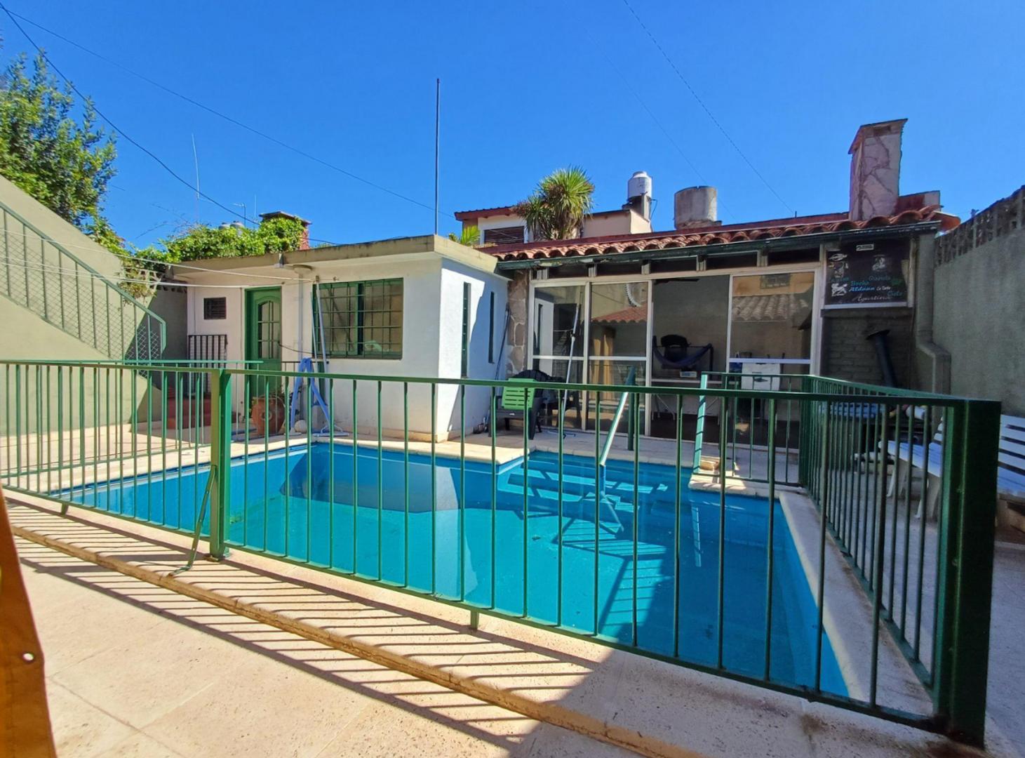 Foto de VENTA CASA 4AMBIENTES CASTELAR CENTRO APTO CRÉDITO, imagen 1