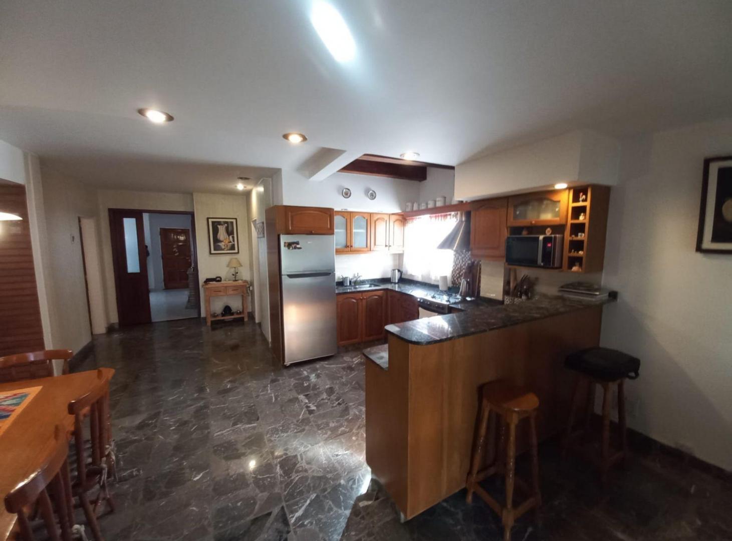 Foto de CASA VENTA 5 AMBIENTES CASTELAR NORTE APTA CREDITO, imagen 2