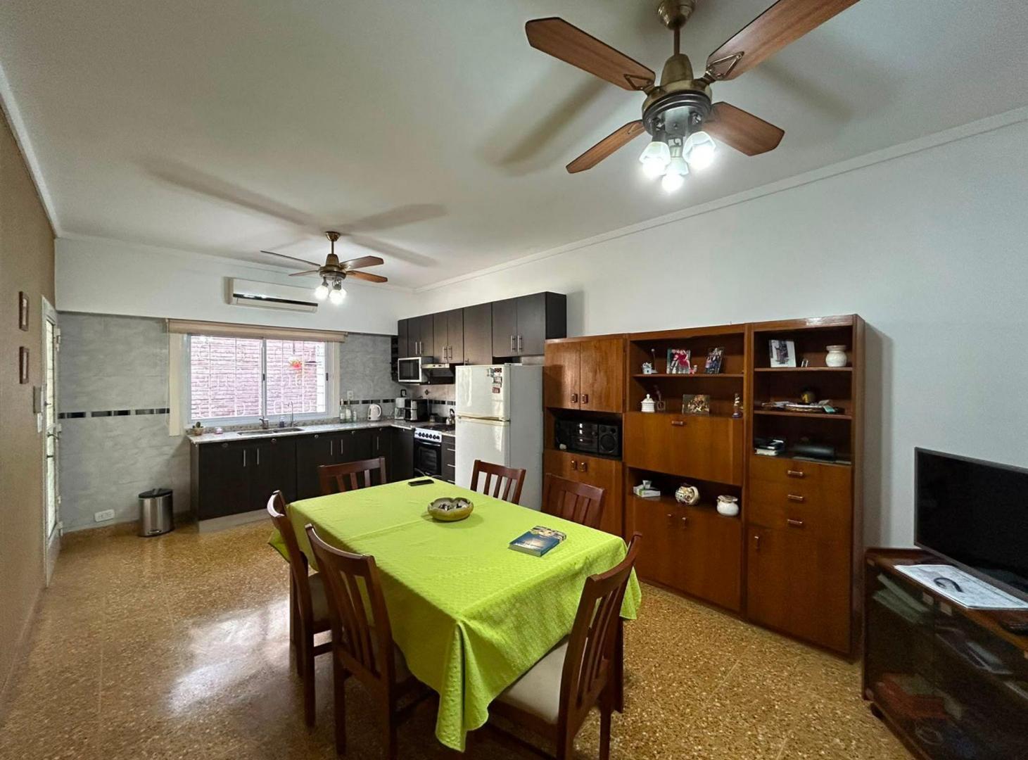 Foto de VENTA CASA 3 AMB + PLAYRROM JARDÍN Y COCHERA ITUZA, imagen 2