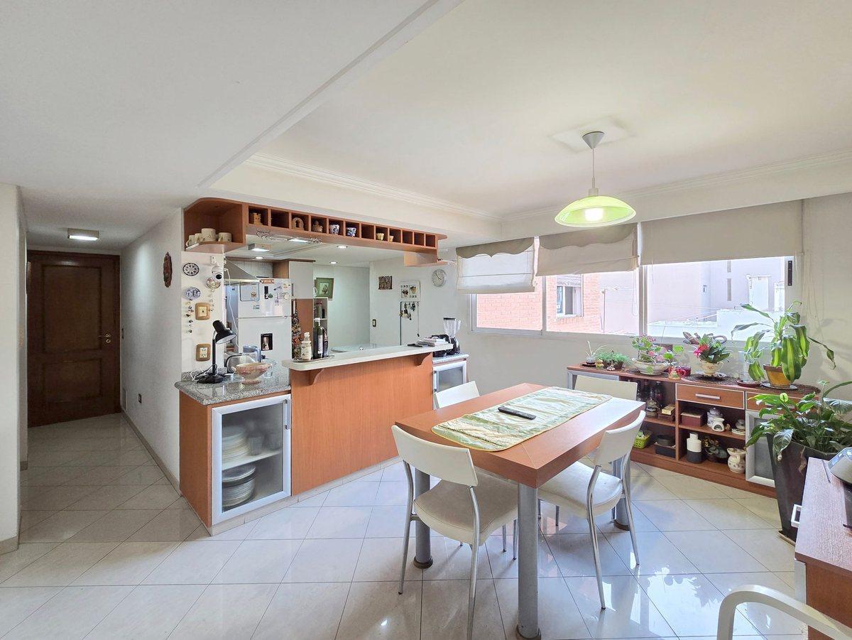 Foto de VENTA DEPARTAMENTO PISO4 AMBIENTES CASTELAR CENTRO, imagen 2