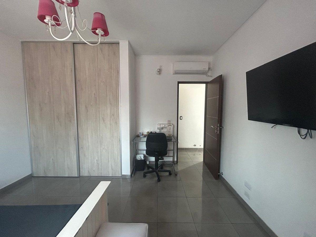 Foto de Venta Casa 4 Dormitorios Castelar Norte, imagen 4