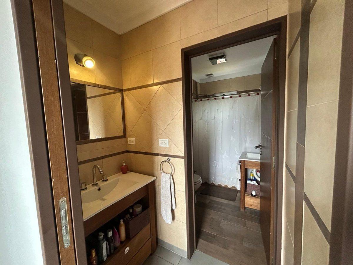 Foto de Venta Casa 4 Dormitorios Castelar Norte, imagen 1