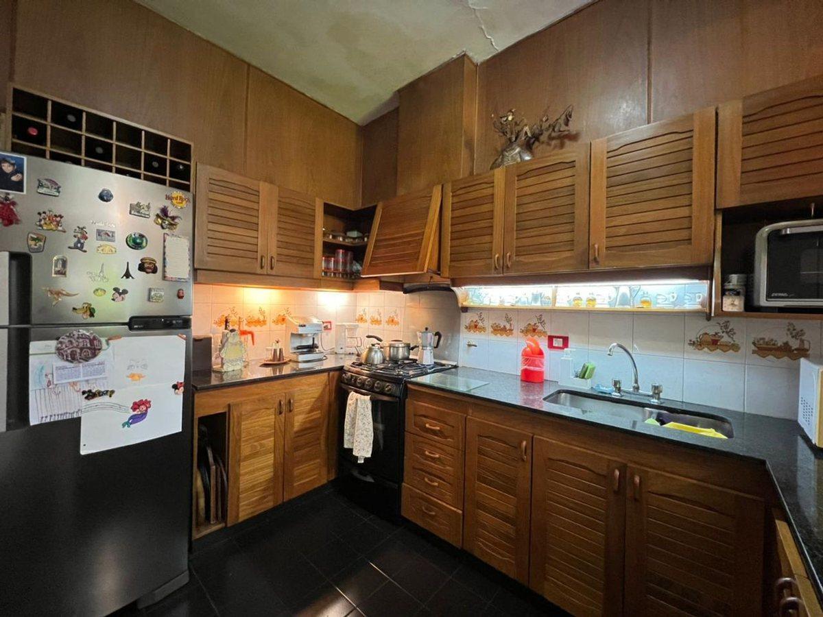 Foto de VENTA CASA 4 AMB COCH-JARD APTO CRED. V. SARMIENTO, imagen 5