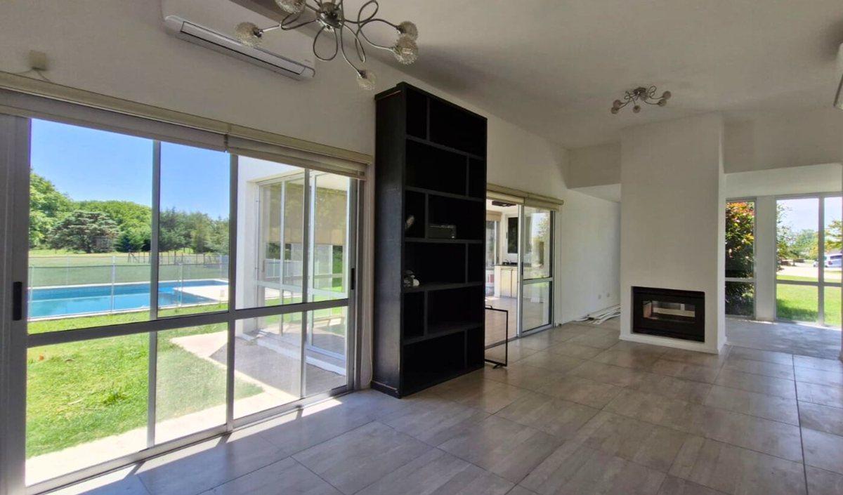 Foto de VENTA CASA HARAS SAN PABLO GRAL RODRIGUEZ, imagen 2