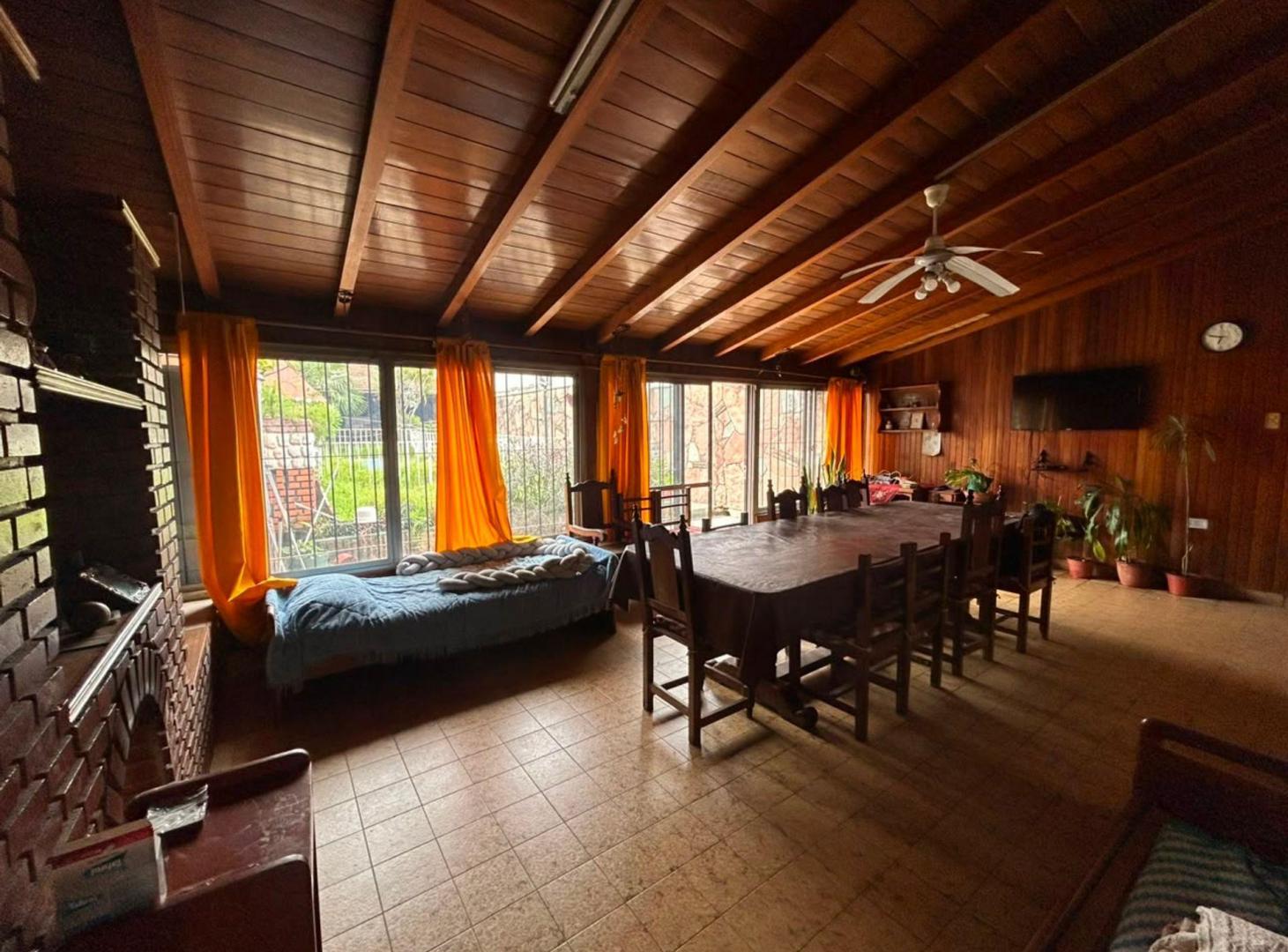 Foto de VENTA CASA 4AMBIENTES DEPOSITO COCHERAS V. MADERO, imagen 4