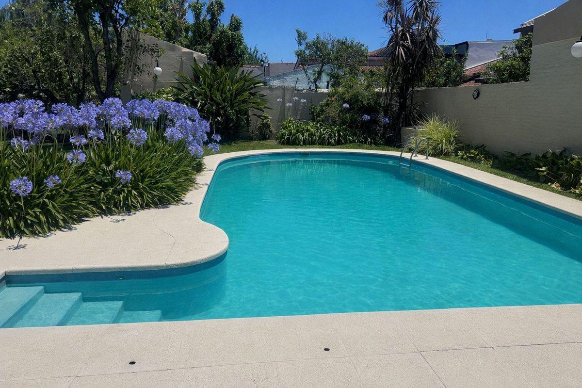Foto de VENTA CASA 6 AMBIENTES CASTELAR CON PILETA, imagen 5