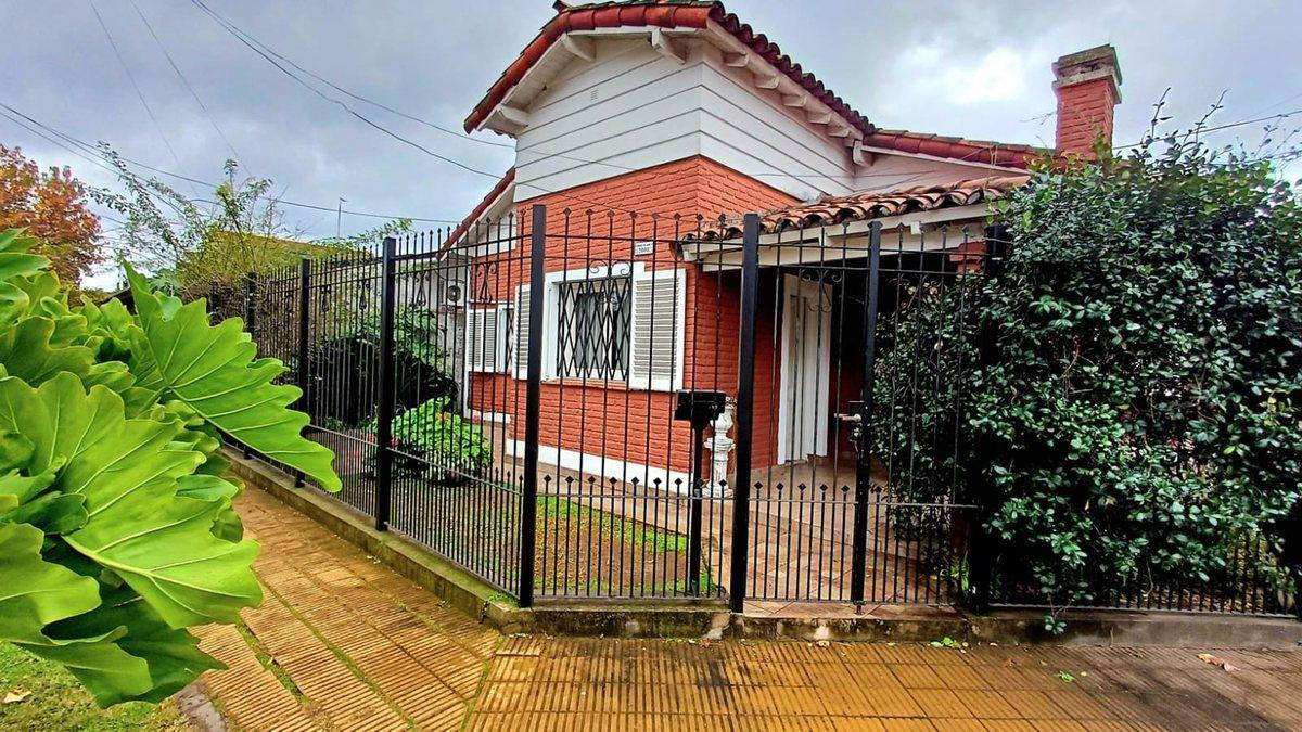 Foto de VENTA CHALET 3AMBIENTE CASTELAR AP.CREDITO PERMUTA, imagen 3