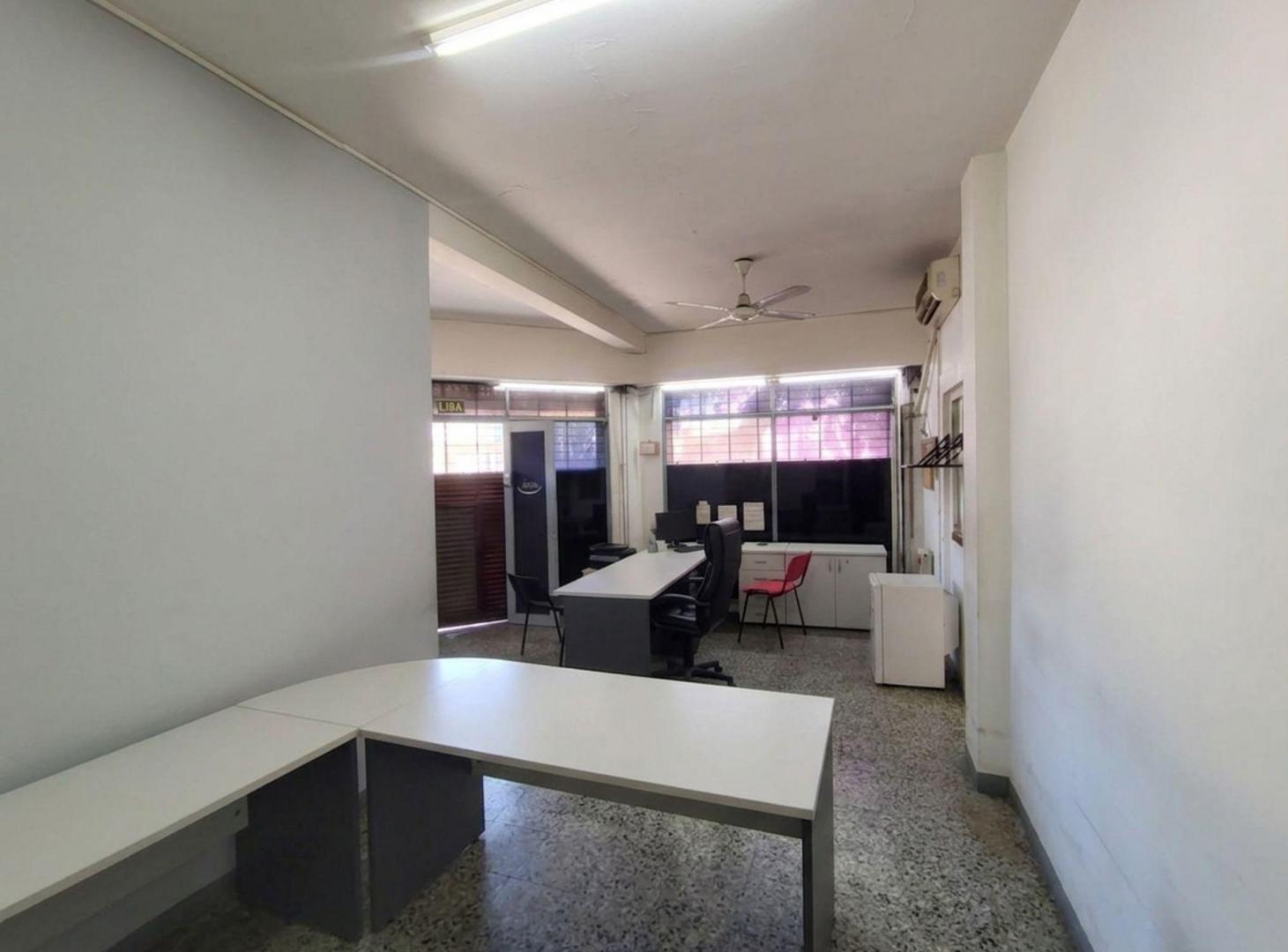Foto de VENTA LOCAL COMERCIAL 34 METROS VILLA SARMIENTO, imagen 3