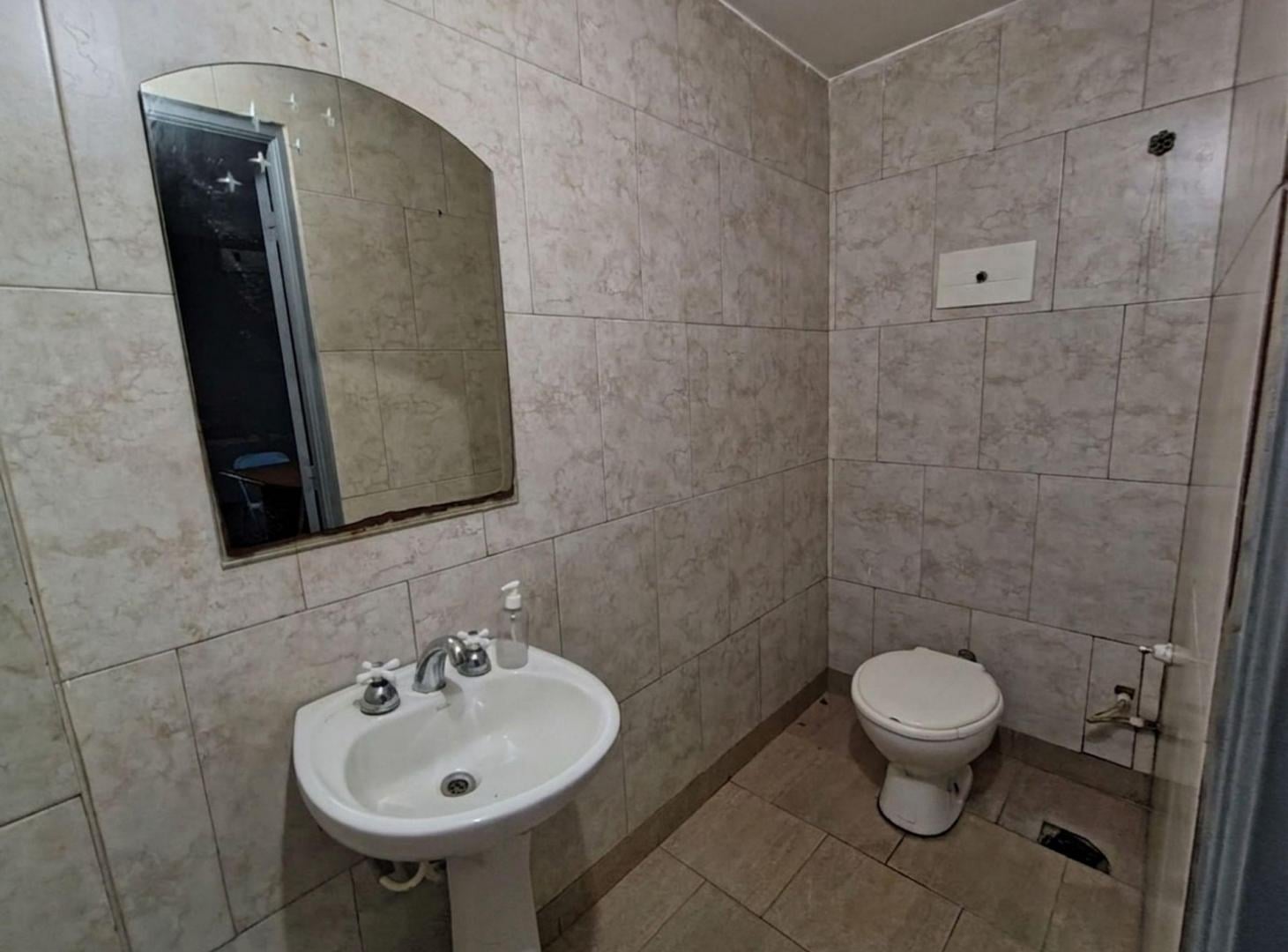 Foto de VENTA LOCAL COMERCIAL 34 METROS VILLA SARMIENTO, imagen 4