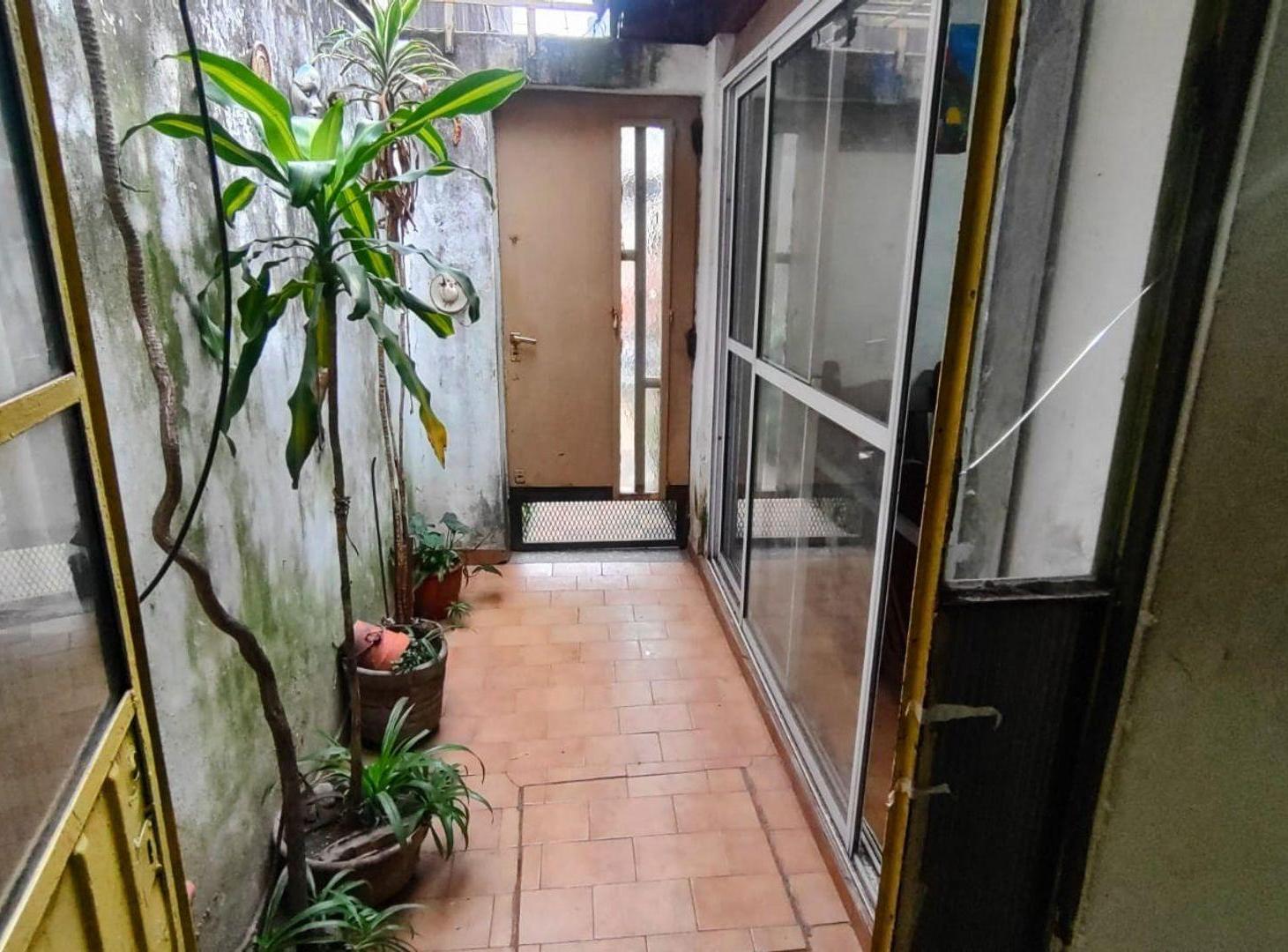 Foto de VENTA CASA 3 AMBIENTES CON TERRAZA EN MORÓN, imagen 2
