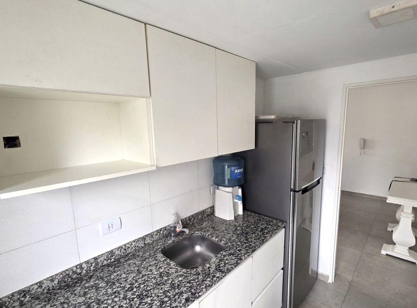 Foto de VENTA DEPTO. 2 AMB C/ COCHERA - ITUZAINGO SUR, imagen 5