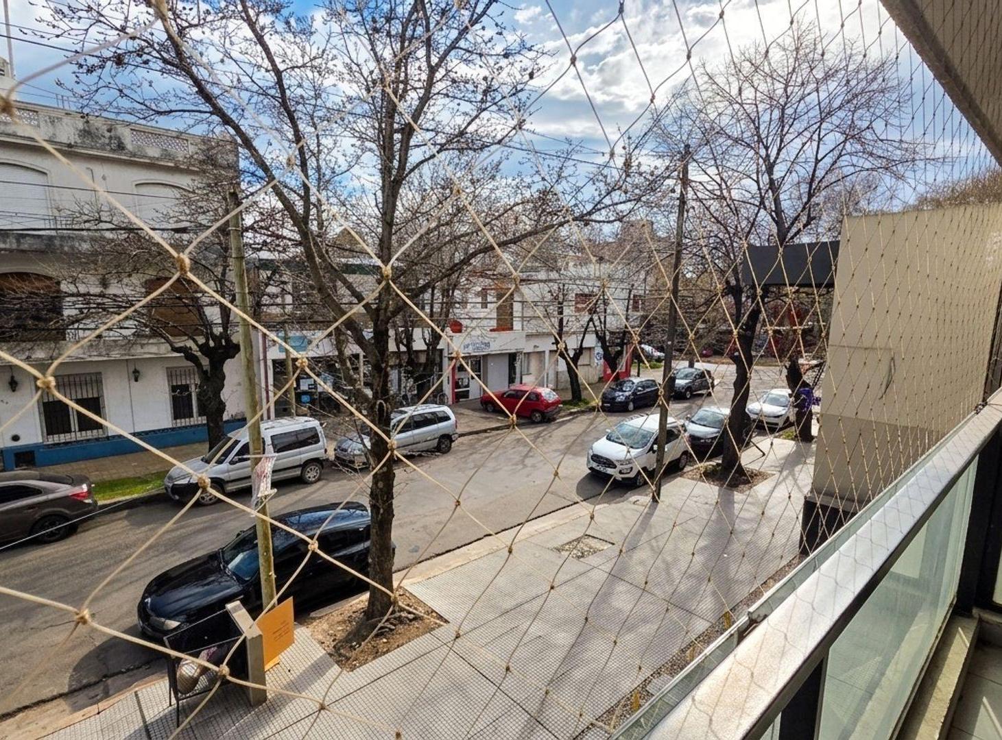 Foto de VENTA DEPTO. 2 AMB C/ COCHERA - ITUZAINGO SUR, imagen 3