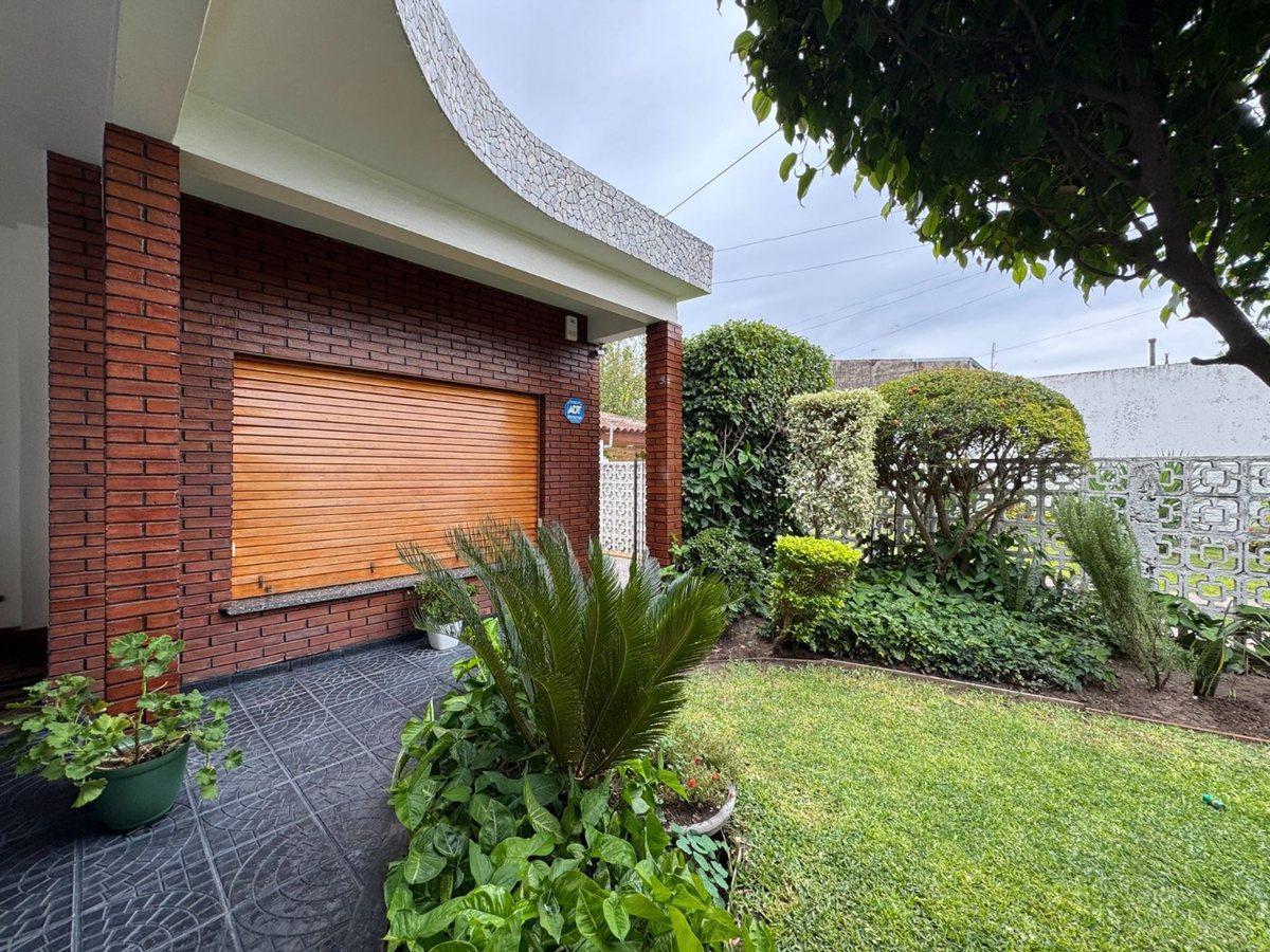 Foto de VENTA CASA 3 AMBIENTES JARDIN QUINCHO MERLO, imagen 1