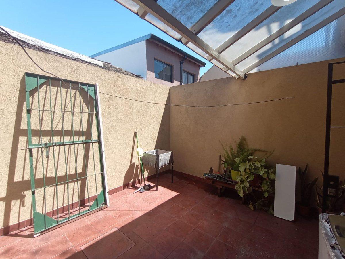 Foto de PH VENTA 2 AMBIENTES CON PATIO CASTELAR SUR, imagen 3