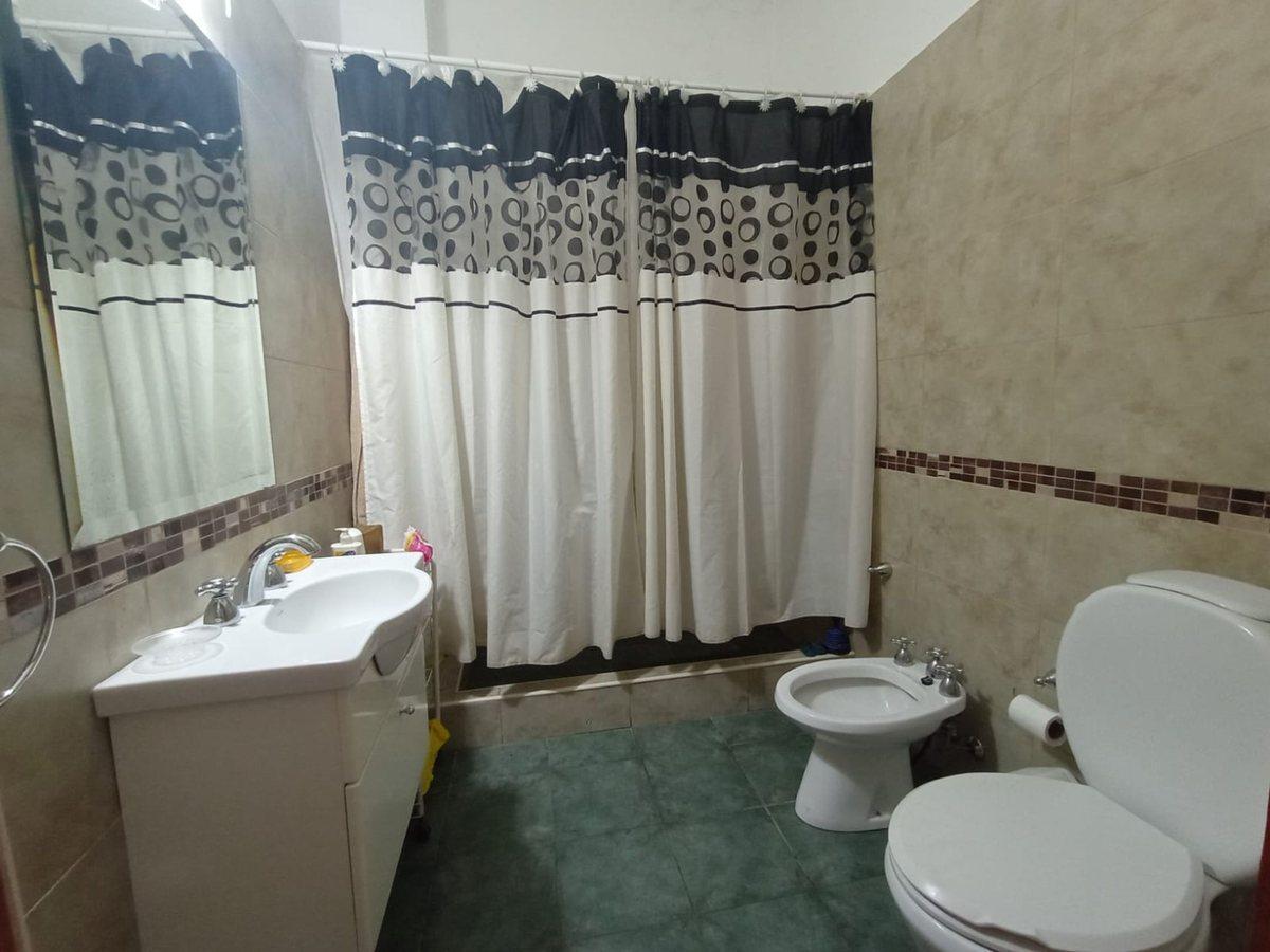 Foto de PH VENTA 2 AMBIENTES CON PATIO CASTELAR SUR, imagen 1