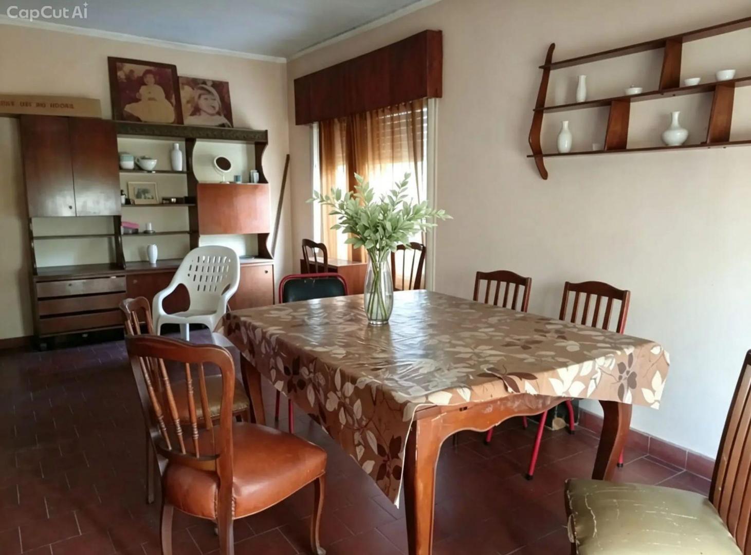 Foto de Venta casa 4 amb en Ituzaingo con jardin, imagen 2