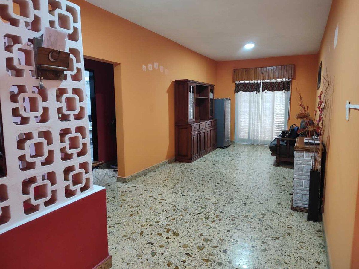 Foto de CASA VENTA 4 AMBIENTES CON DOS LOCALES Y JARDIN, imagen 5