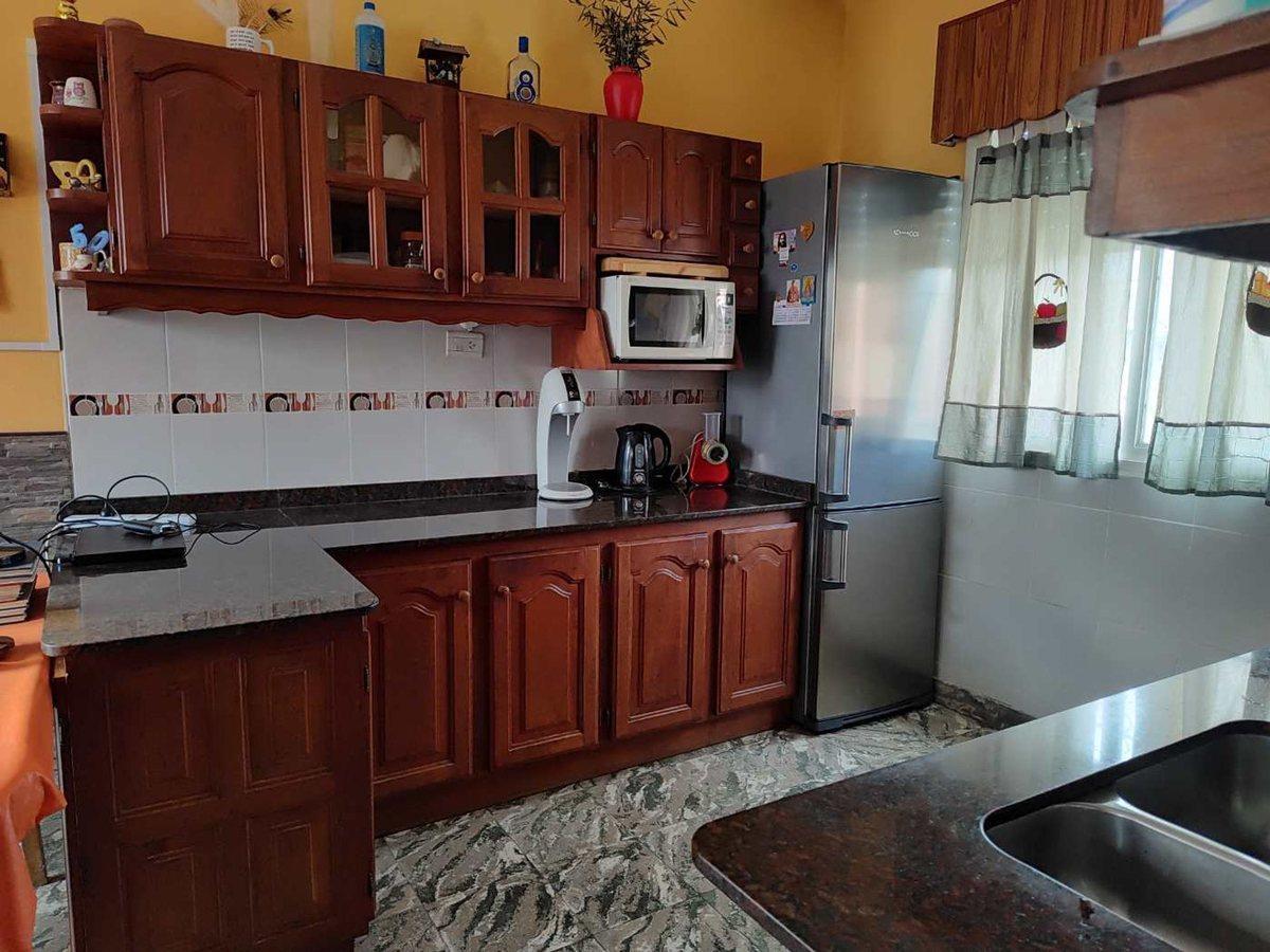 Foto de CASA VENTA 4 AMBIENTES CON DOS LOCALES Y JARDIN, imagen 4