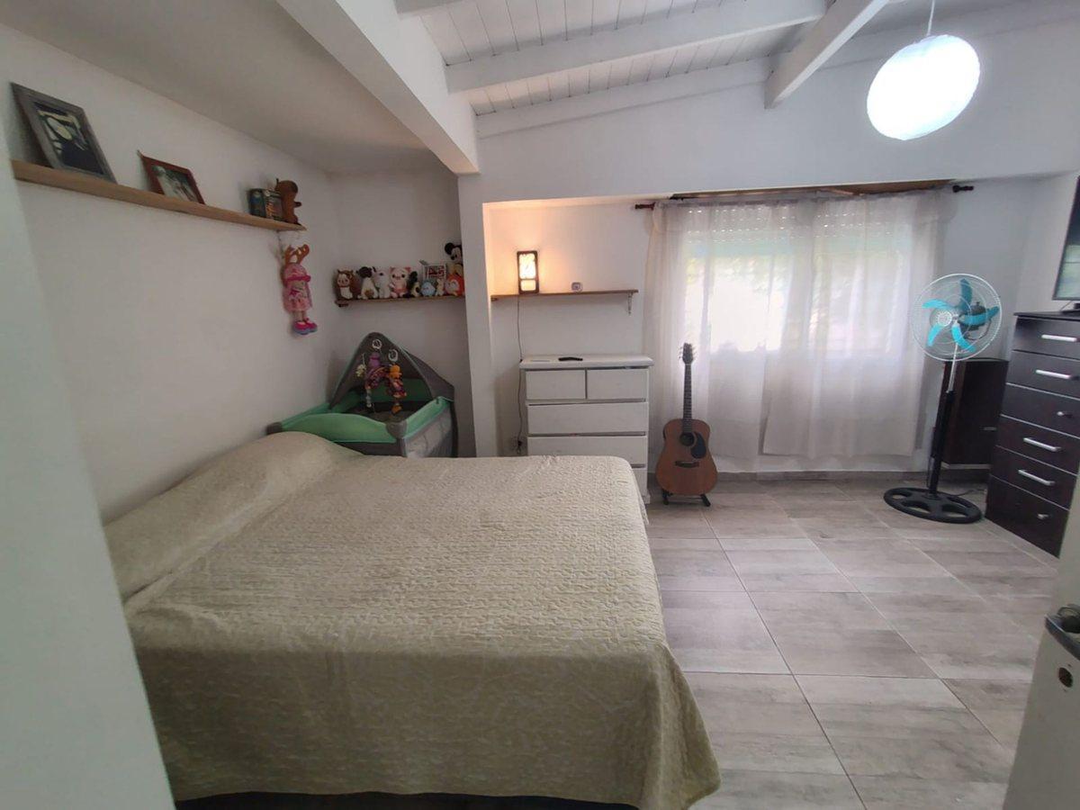Foto de VENTA CASA 5 AMBIENTES C/COCHERA ITUZAINGO NORTE, imagen 5