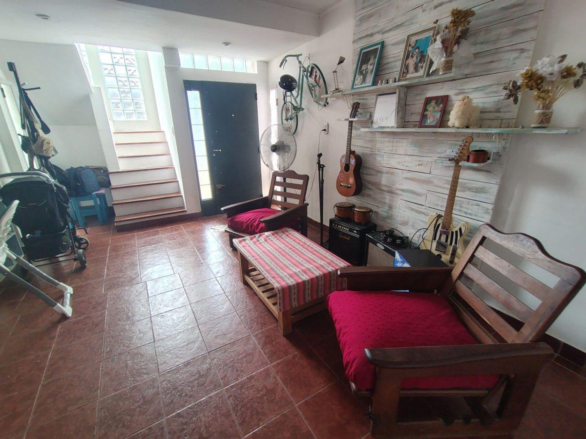 Foto de VENTA CASA 5 AMBIENTES C/COCHERA ITUZAINGO NORTE, imagen 3