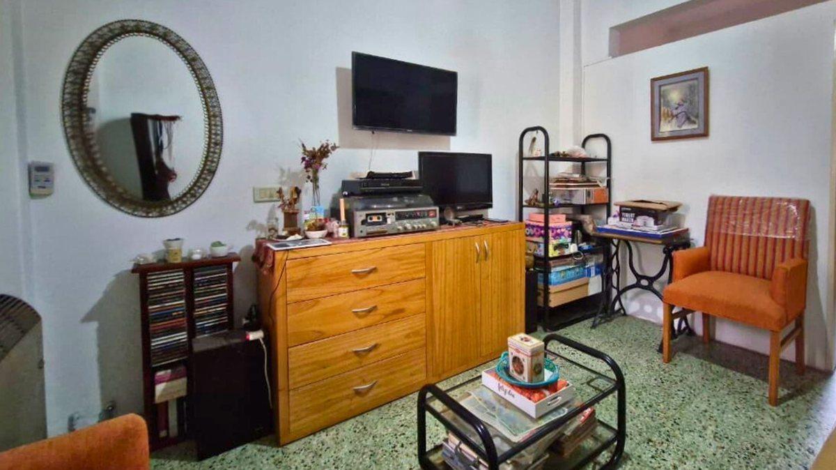 Foto de VENTA CASA 5 AMBIANTES MORON APTO CREDITO, imagen 1