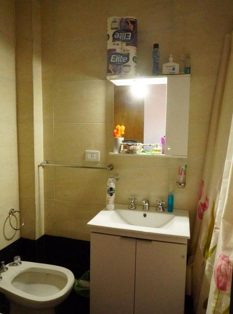 Foto de VENTA- CASA 4 AMB PILETA AMPLIA COCHERA SAN JUSTO, imagen 3