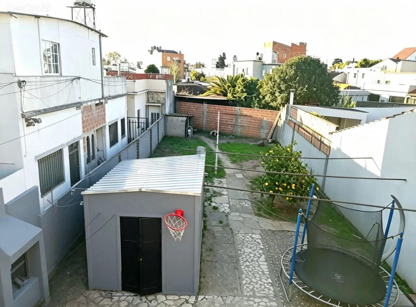 Foto de Venta casa 5 amb Moron centro, parque, cochera, imagen 3