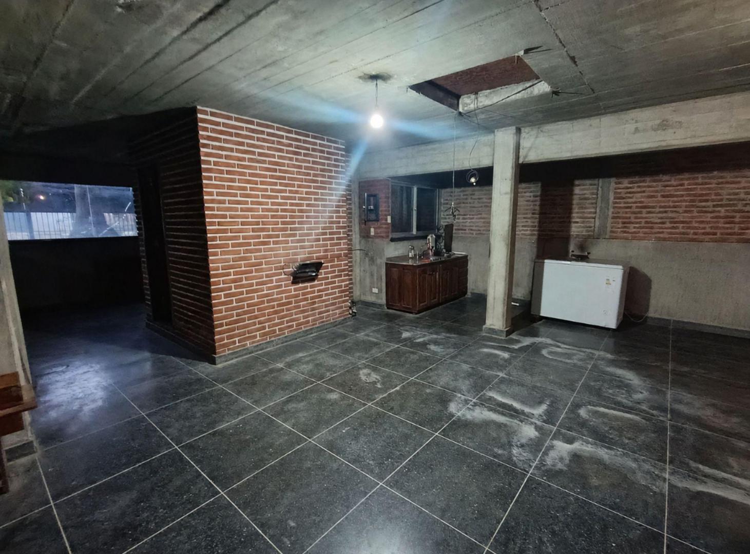 Foto de VENTA DE PROPIEDAD EN CASTELAR NORTE CON 748 M², imagen 4