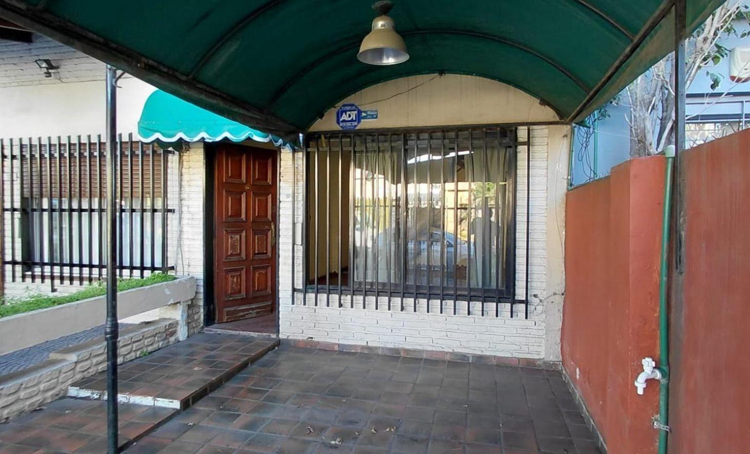 Foto de VENTA PH CASTELAR 3 AMB, PARQUE Y COCHERA, imagen 5