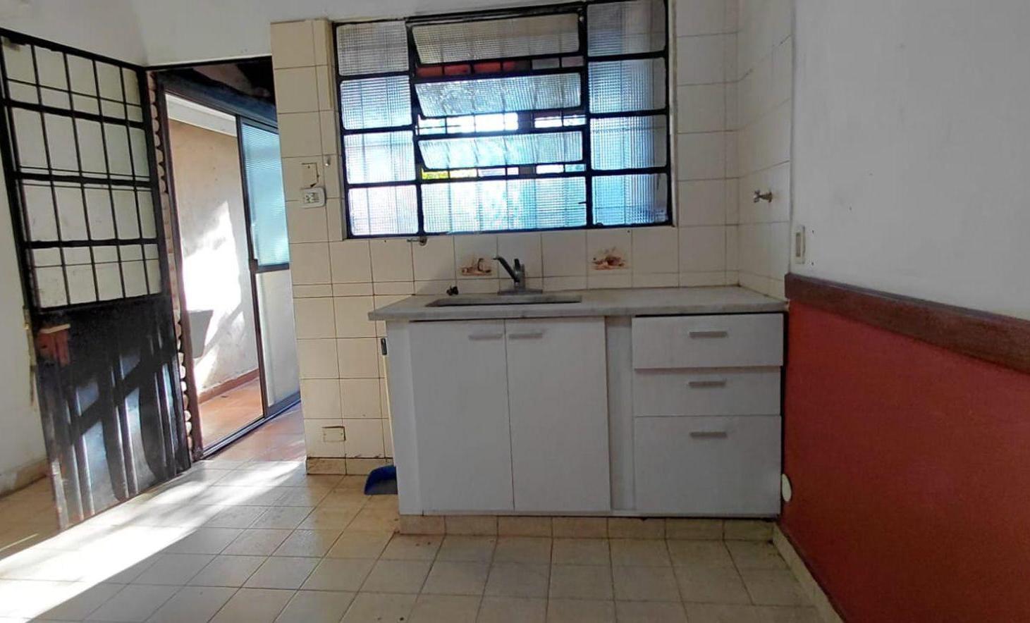 Foto de VENTA PH CASTELAR 3 AMB, PARQUE Y COCHERA, imagen 4
