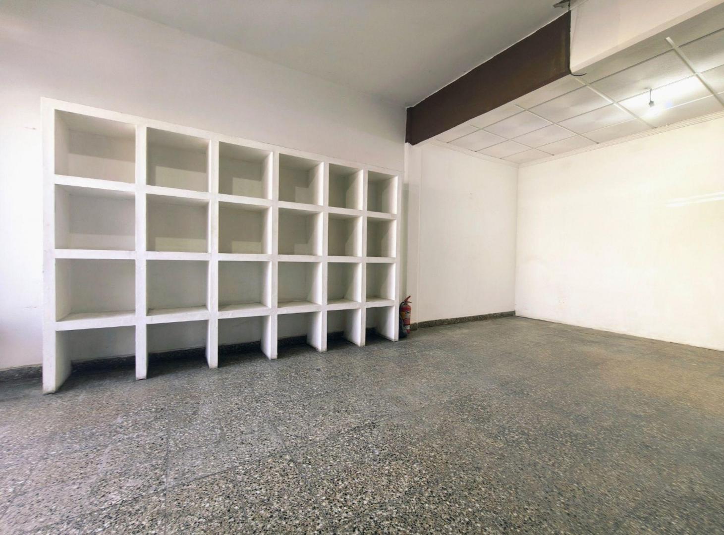 Foto de GRAN OPORTUNIDAD: LOCAL COMERCIAL EN PADUA, imagen 1