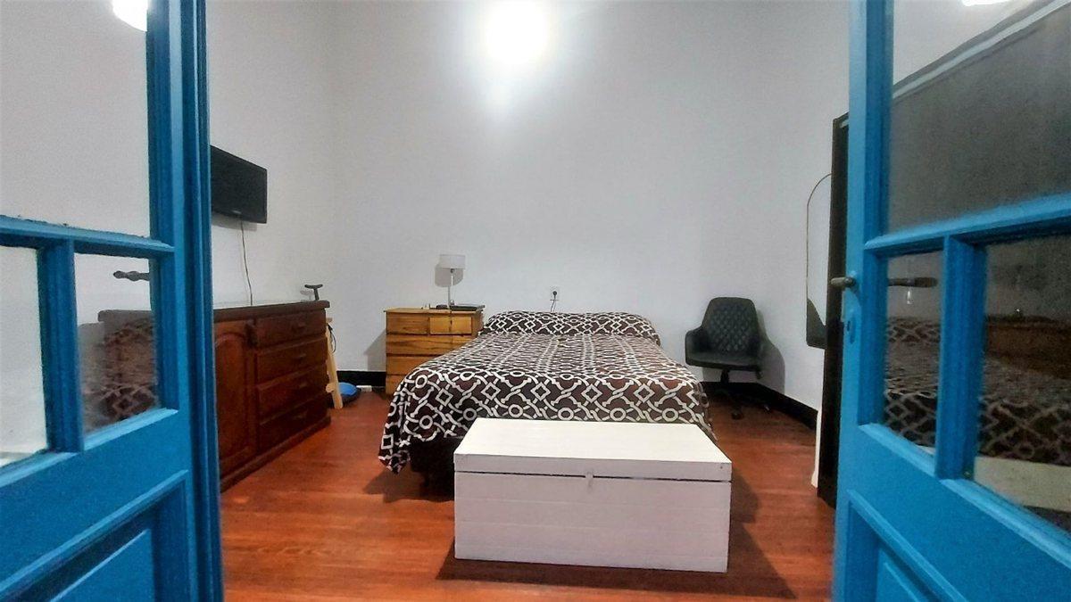 Foto de VENTA CASA 3 AMBIENTES LANÚS CENTRO PERMUTA, imagen 3