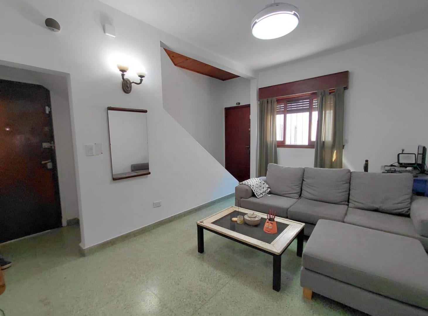 Foto de VENTA CASA 5 AMBIENTES RAMOS MEJIA PATIO, COCHERA, imagen 1