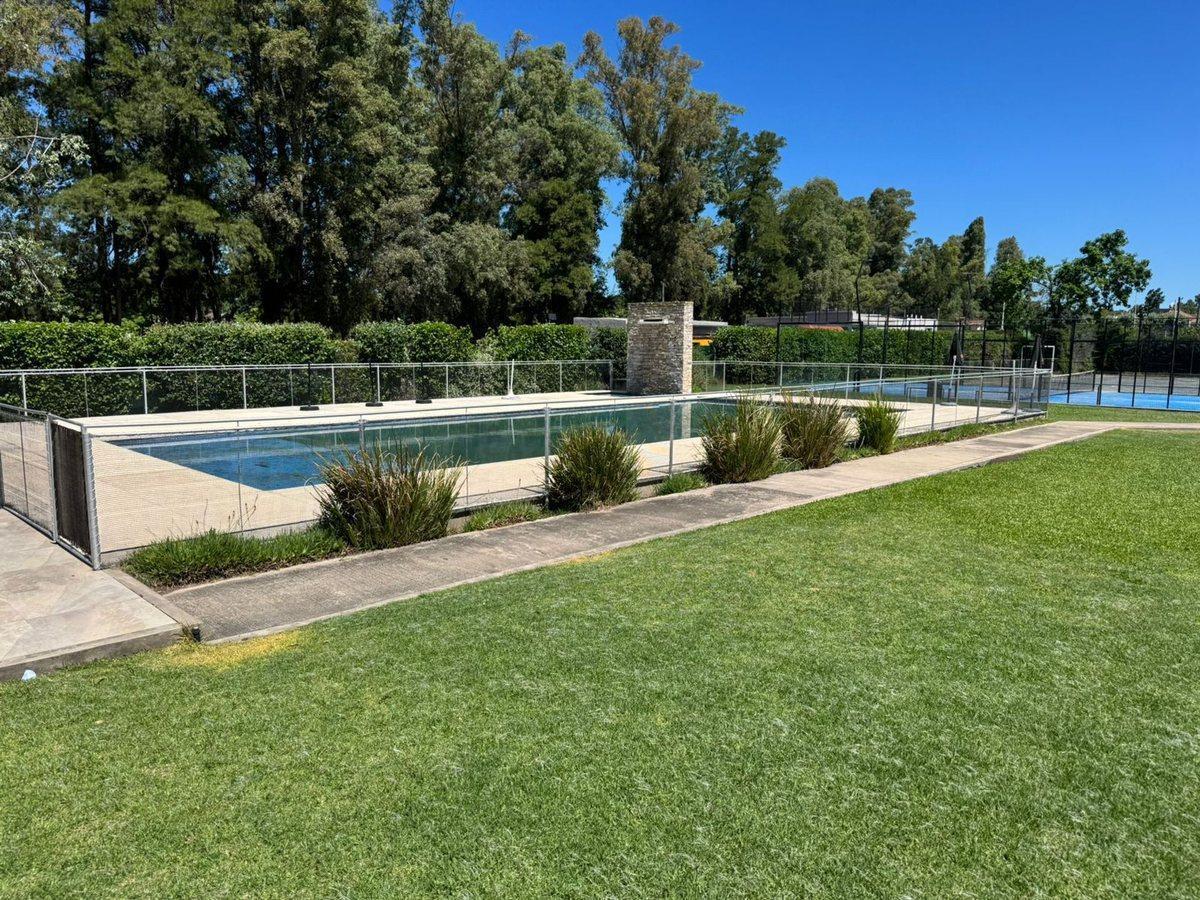 Foto de VENTA LOTE CENTRAL BARRIO CERRADO WESTON, imagen 4