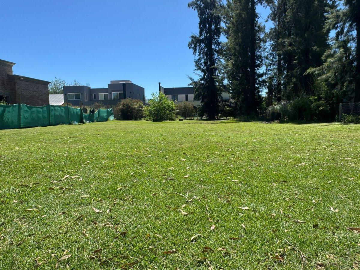Foto de VENTA LOTE CENTRAL BARRIO CERRADO WESTON, imagen 3
