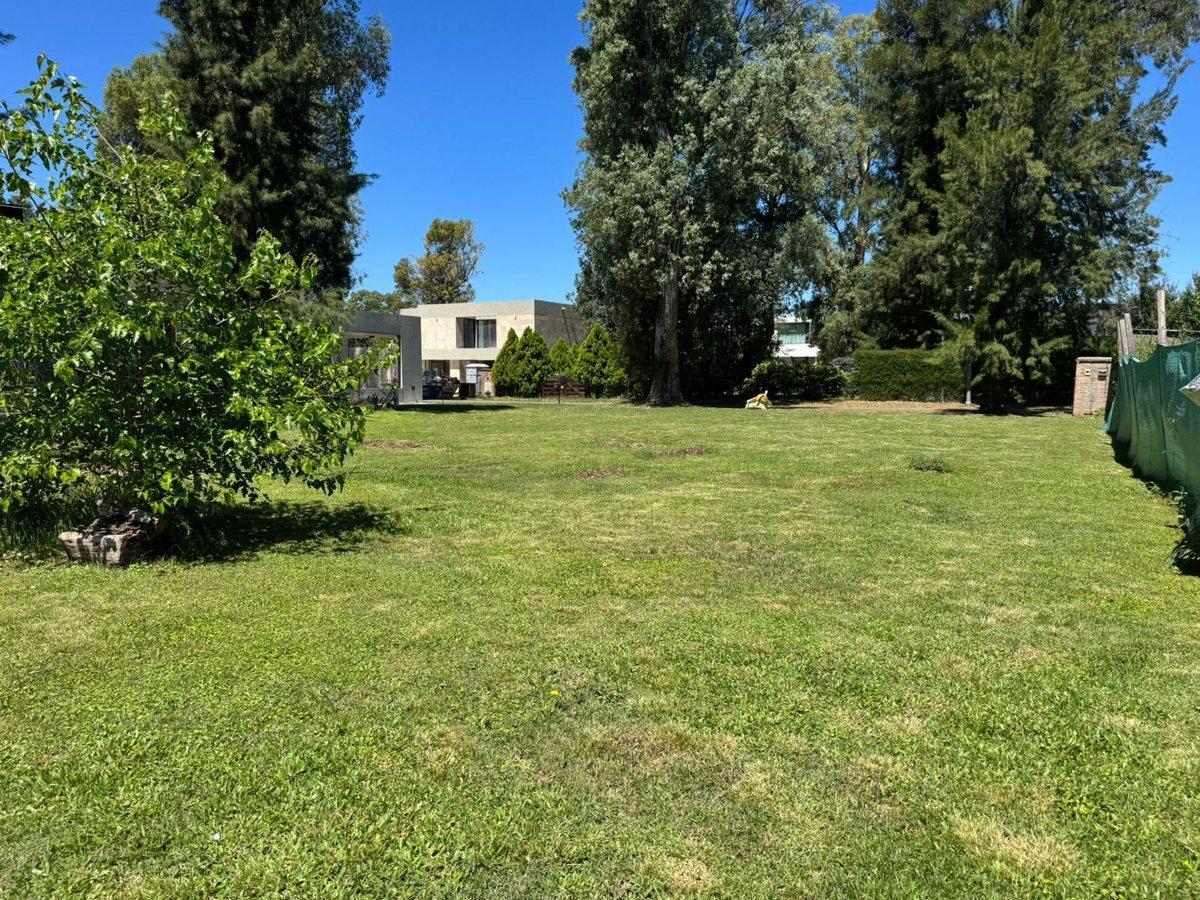 Foto de VENTA LOTE CENTRAL BARRIO CERRADO WESTON, imagen 1
