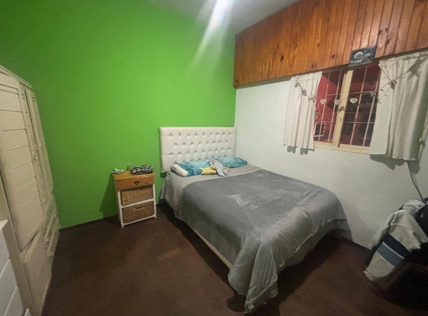 Foto de VENTA CASA 3 AMB CON PILETA EN PONTEVEDRA, imagen 2
