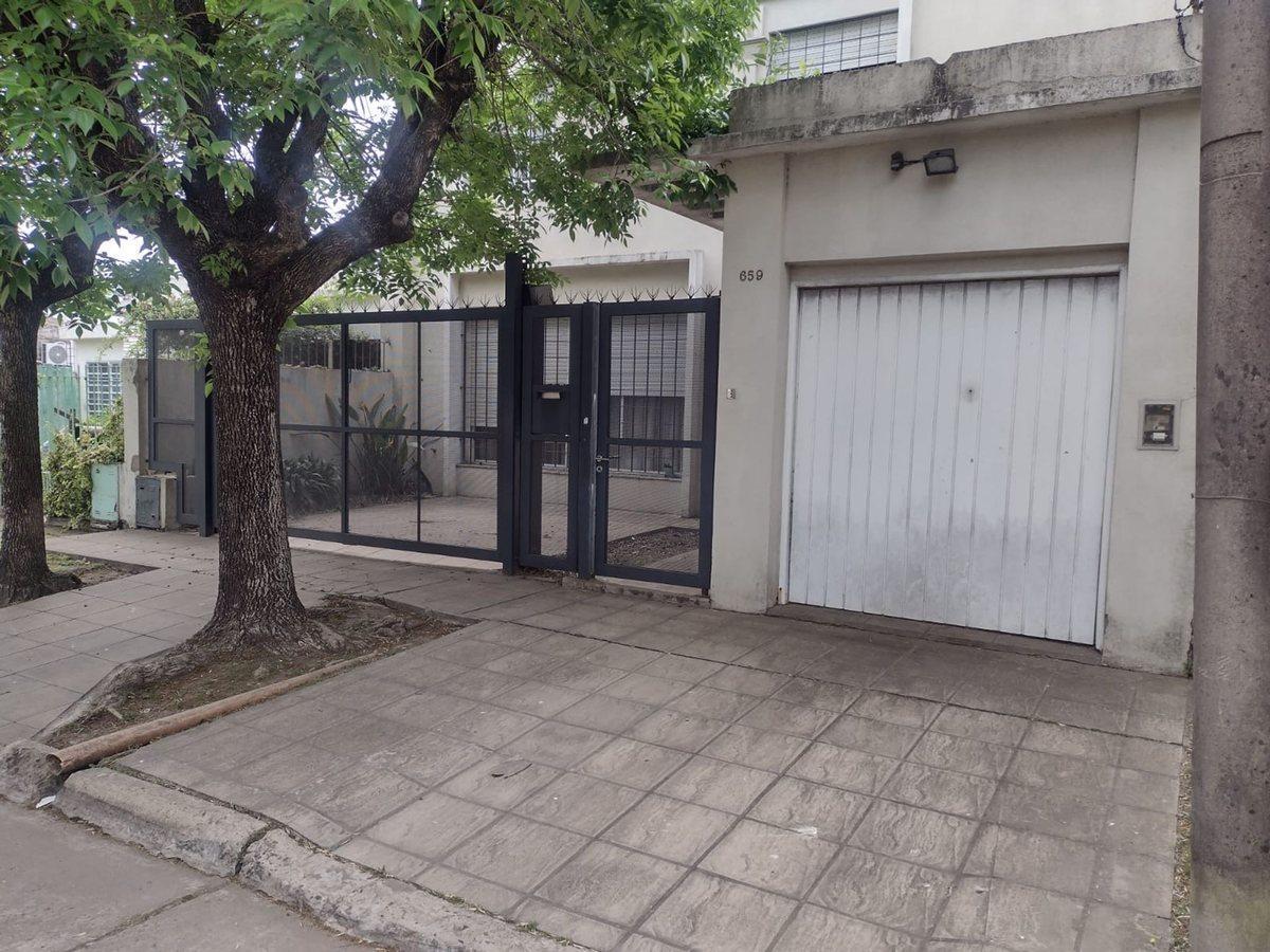 Foto de VENTA CASA 6 AMBIENTES PILETA ITUZAINGO, imagen 3