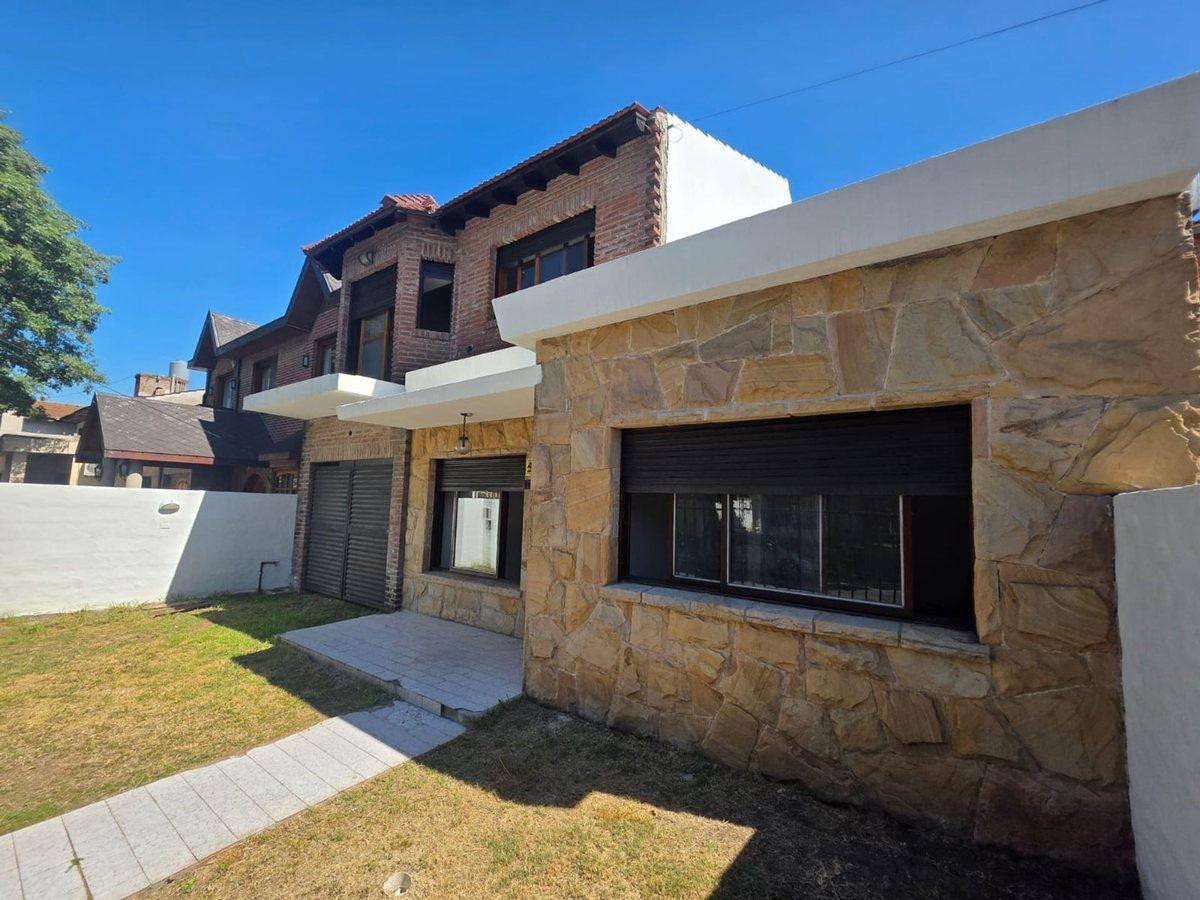 Foto de VENTA CASA 5 AMB ITUZ NORTE APTO CREDITO LOTE 400m, imagen 1