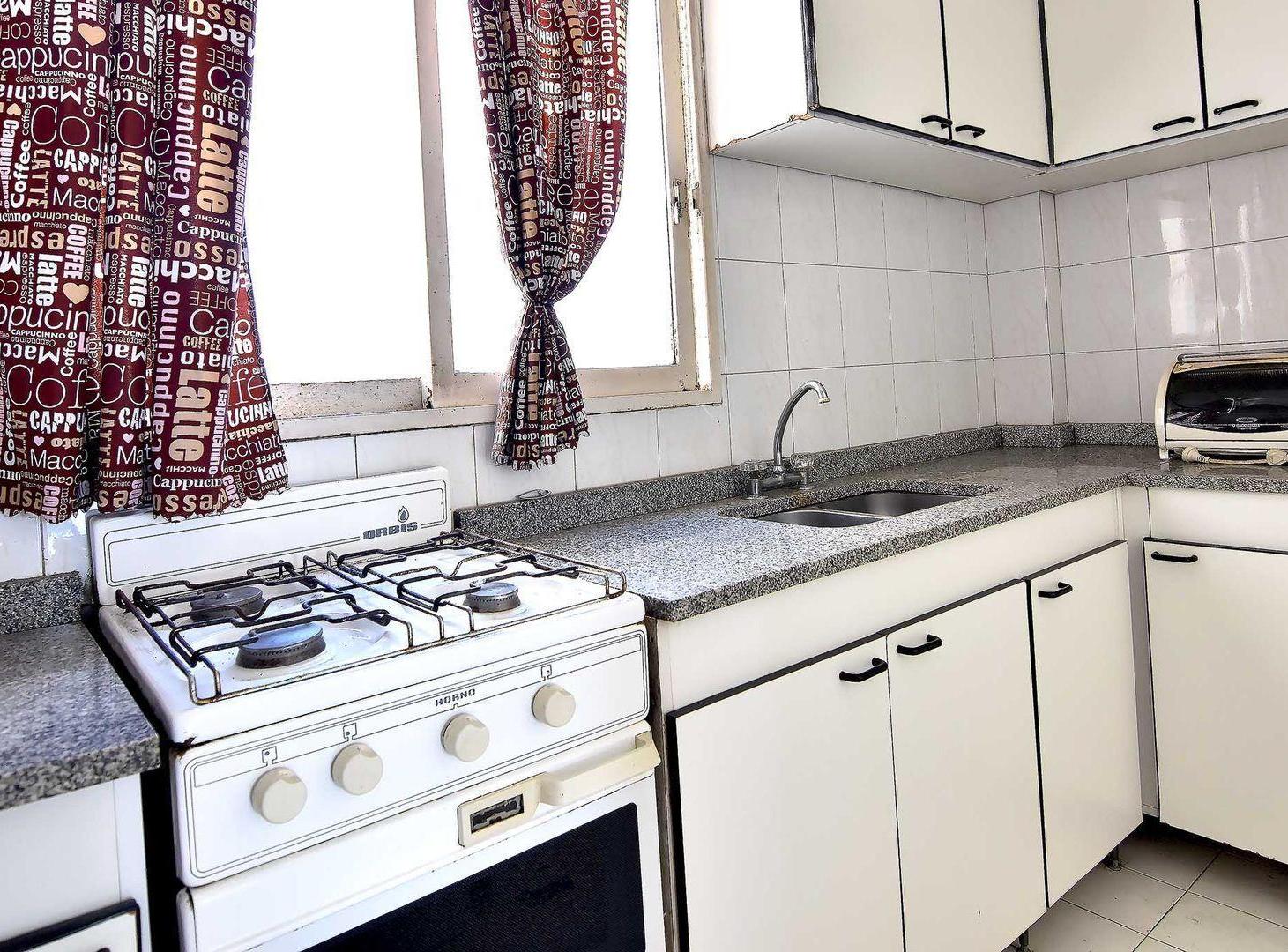 Foto de VENTA DPTO 1 AMB MONO FLORES BALCON COCINA IND, imagen 1