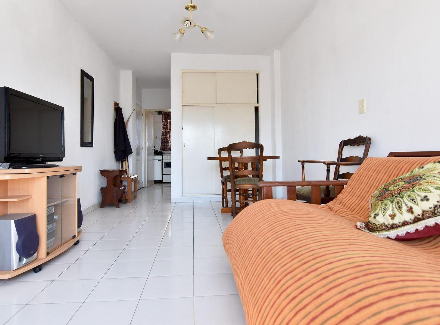 Foto de VENTA DPTO 1 AMB MONO FLORES BALCON COCINA IND, imagen 2