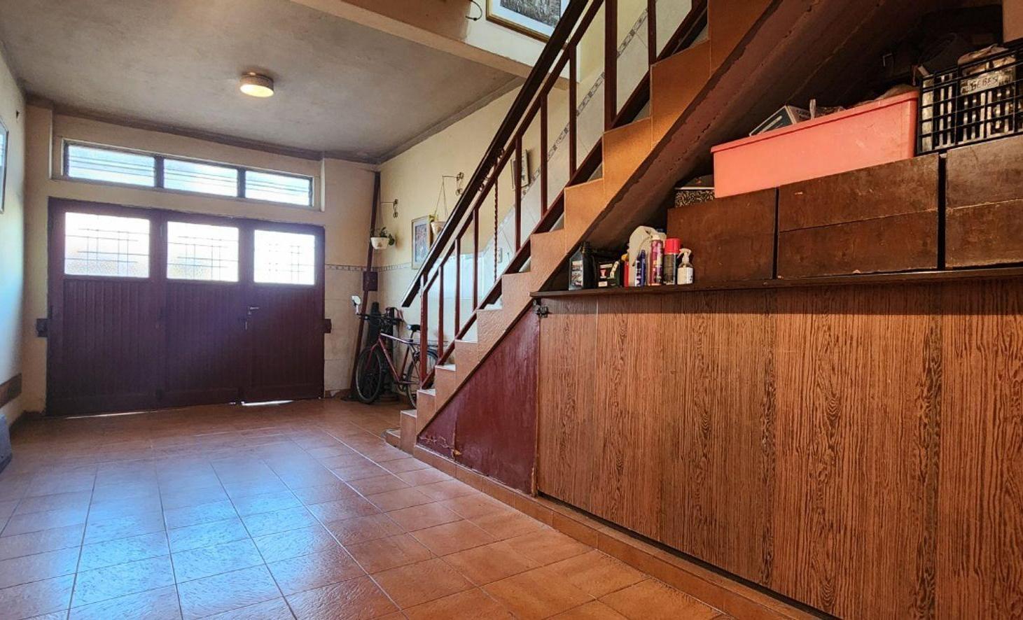 Foto de VENTA CASA 3 AMB + 2 LOCALES + DEPTO ITUZAINGO, imagen 3